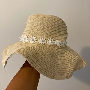 Floppy sun hat